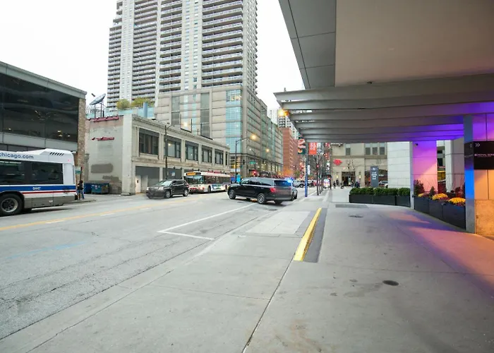 Апартаменты Blueground River North Pool Wd Nr Mile Chi-1202 *